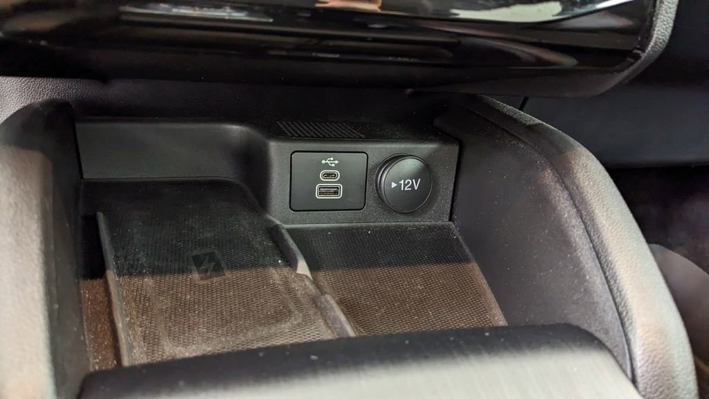 Certified 2025 Ford Escape ST-Line Elite image 30