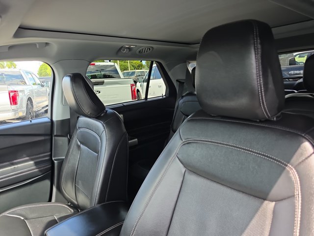 Certified 2023 Ford Explorer Limited w/ Limited Technology Package RWD image 21