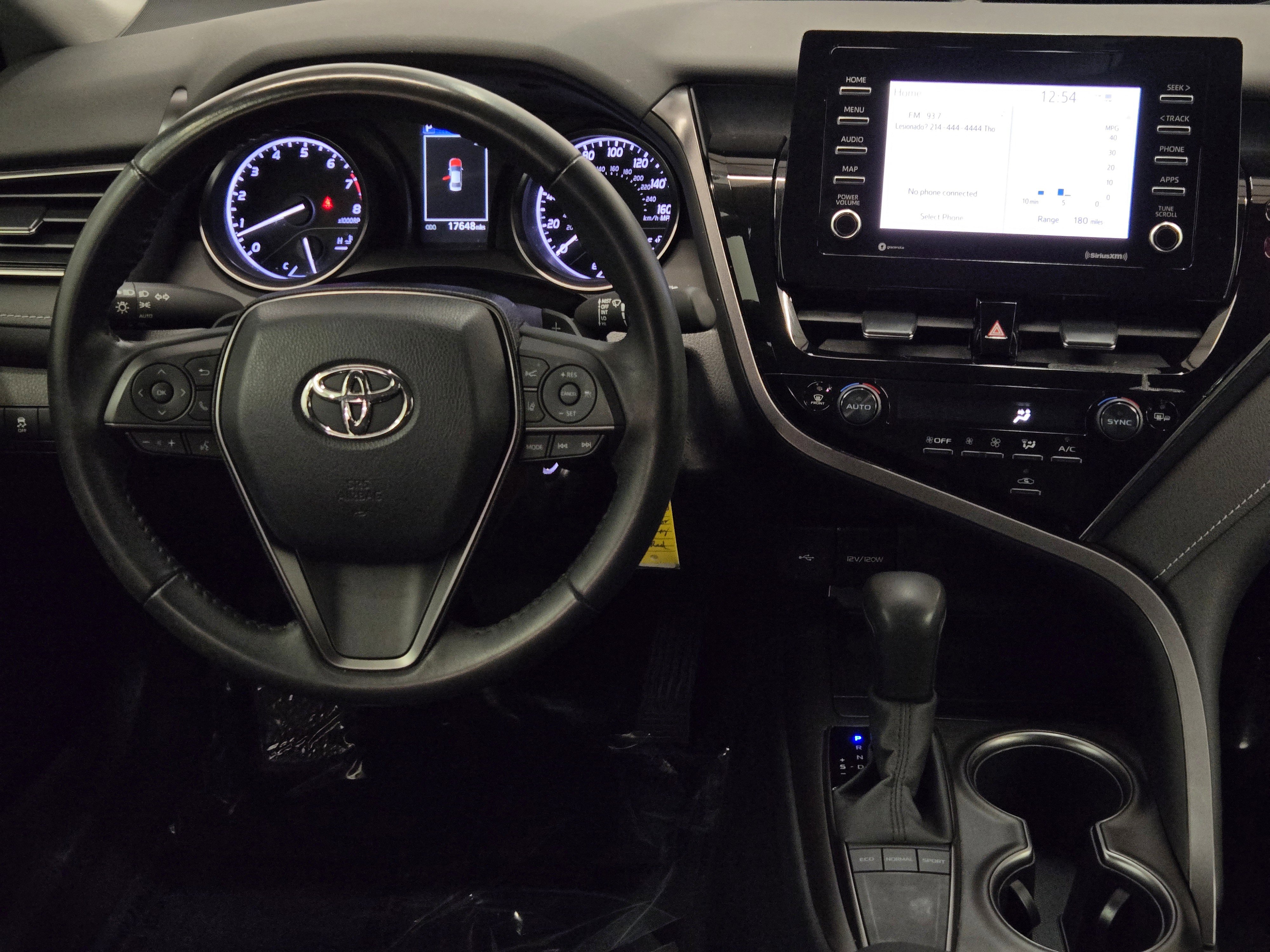 Used 2022 Toyota Camry SE image 26