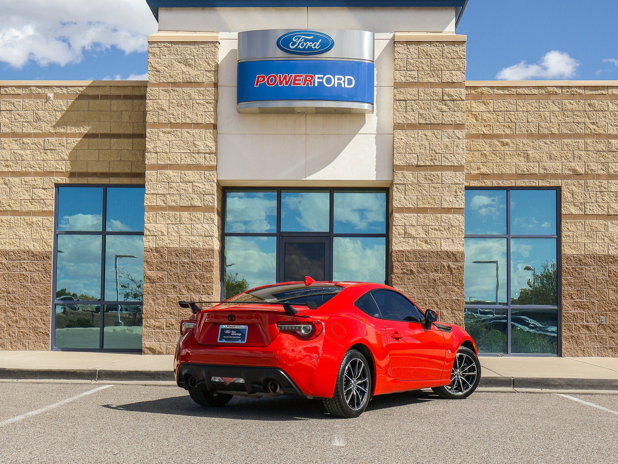 Used 2018 Toyota 86 RWD image 6