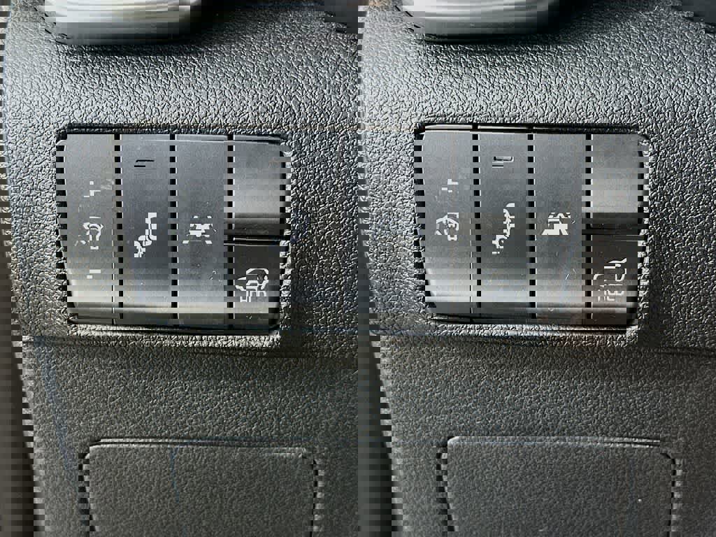 Used 2020 Kia Sportage EX w/ EX Technology Package image 27