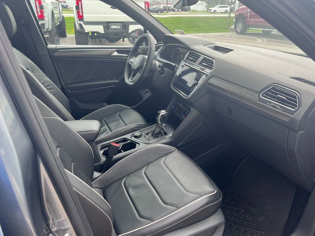 Used 2022 Volkswagen Tiguan SEL R-Line AWD/4WD image 19