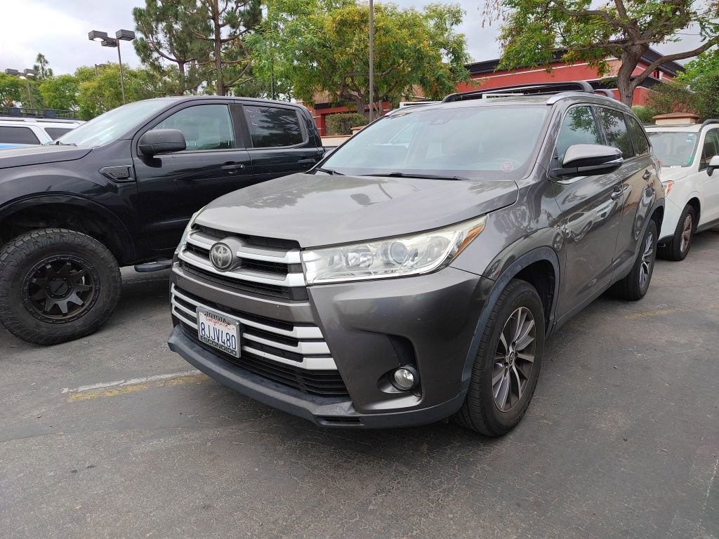 Used 2019 Toyota Highlander XLE FWD image 20