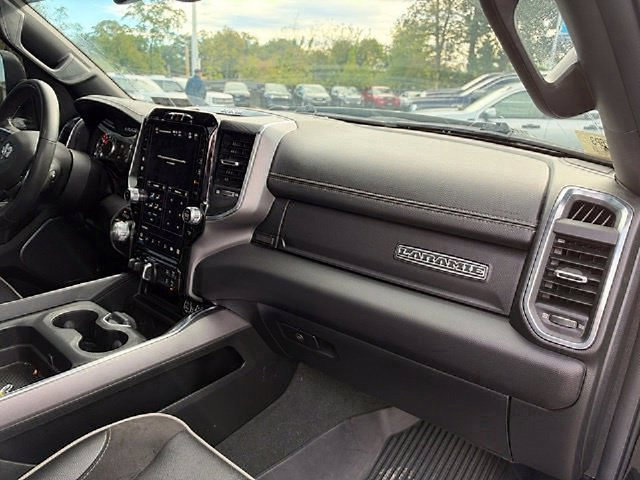 Used 2024 RAM 1500 Laramie AWD/4WD image 18