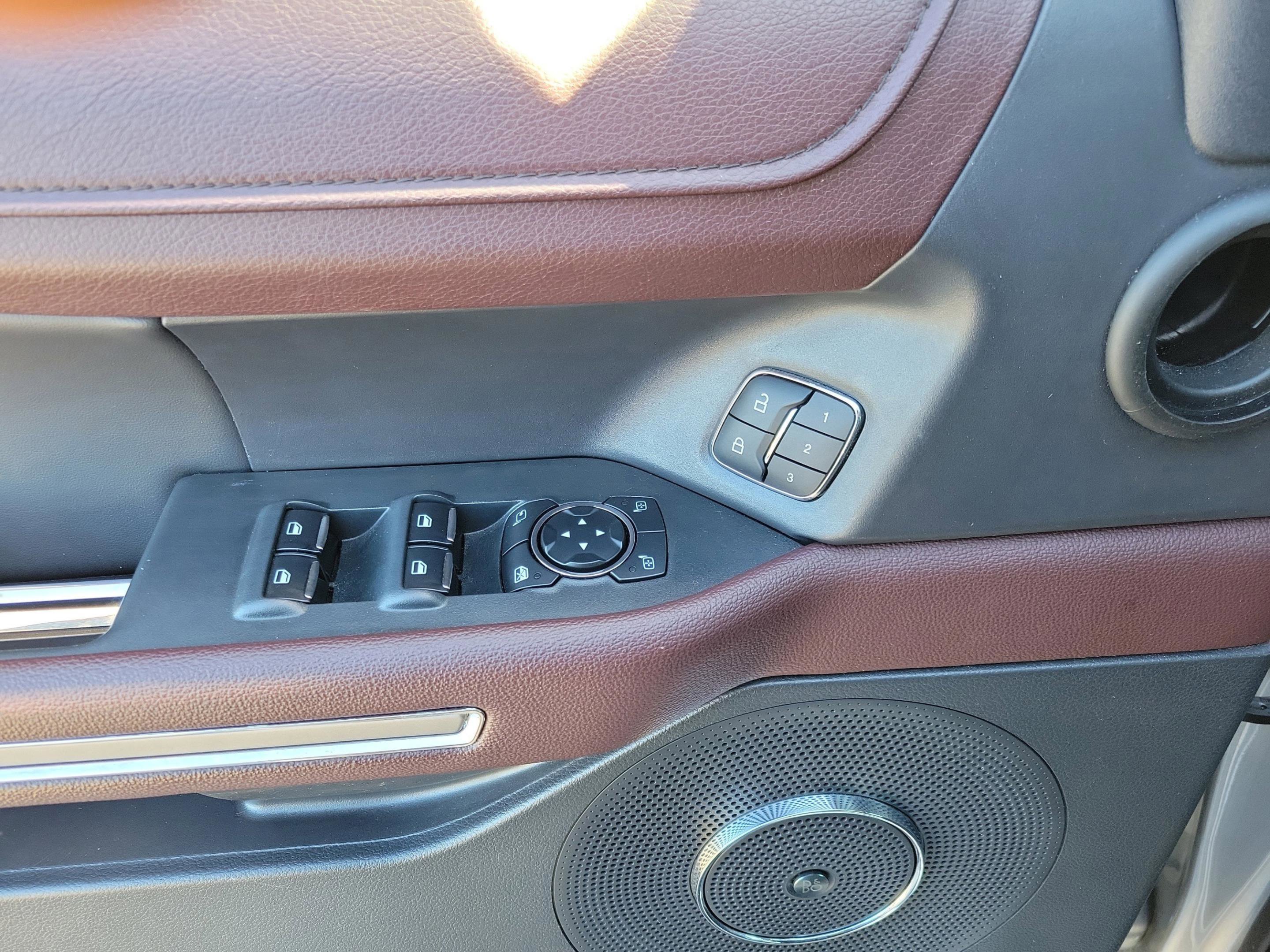 Certified 2024 Ford Expedition Limited image 4