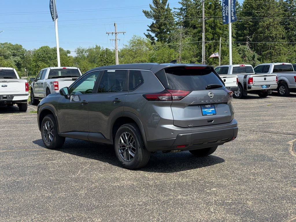 Used 2024 Nissan Rogue S AWD/4WD image 7