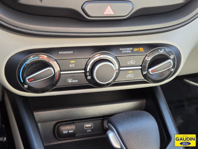 Used 2025 Kia Soul LX w/ LX Technology Package FWD image 23