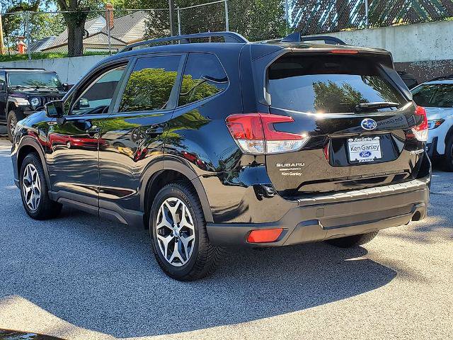 Used 2019 Subaru Forester Premium w/ All-Weather Package AWD/4WD image 9