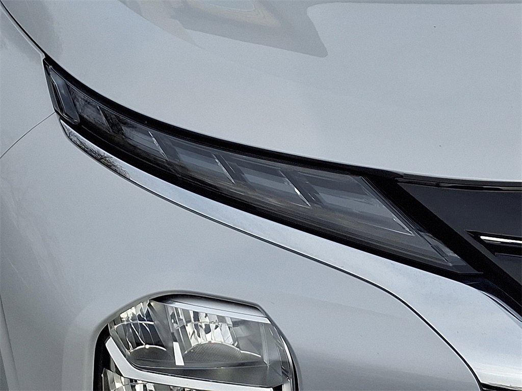 Used 2022 Mitsubishi Outlander ES image 10