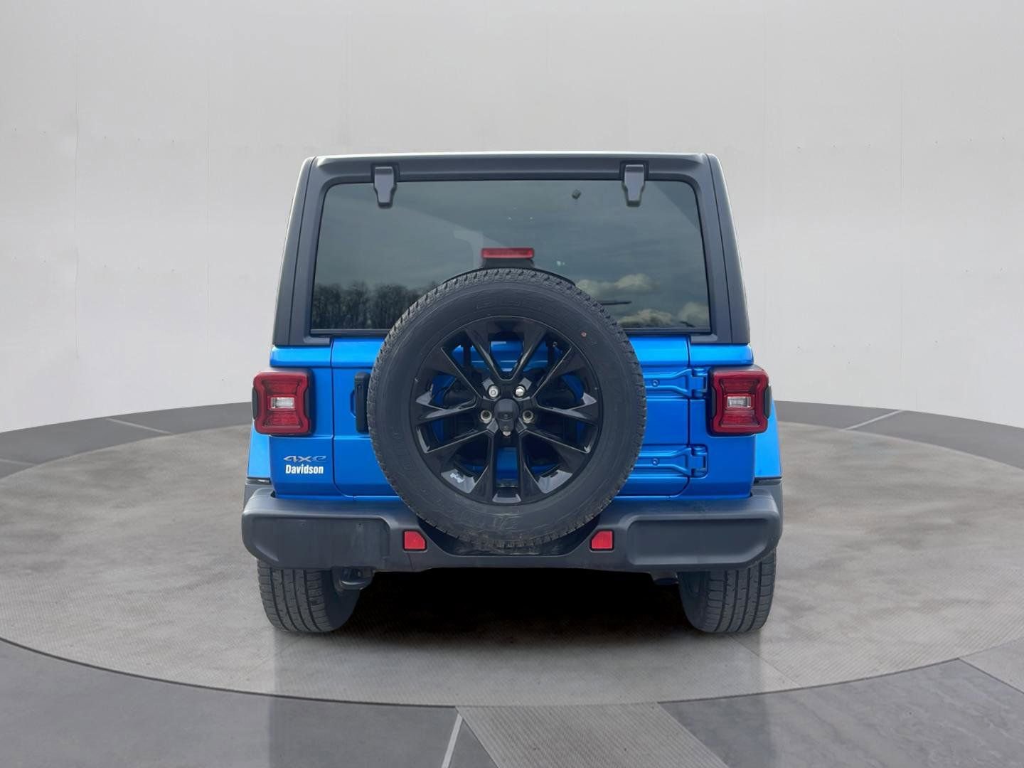 Used 2021 Jeep Wrangler Unlimited Sahara w/ Cold Weather Group AWD/4WD image 5