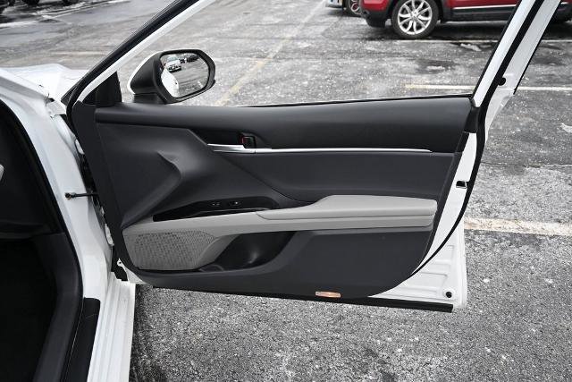 Used 2019 Toyota Camry LE image 21