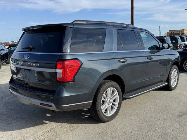 Certified 2022 Ford Expedition XLT image 3