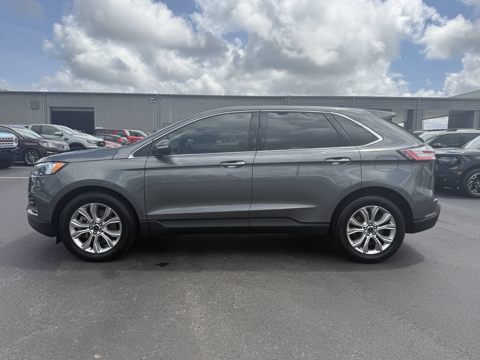 Certified 2023 Ford Edge Titanium AWD/4WD image 8