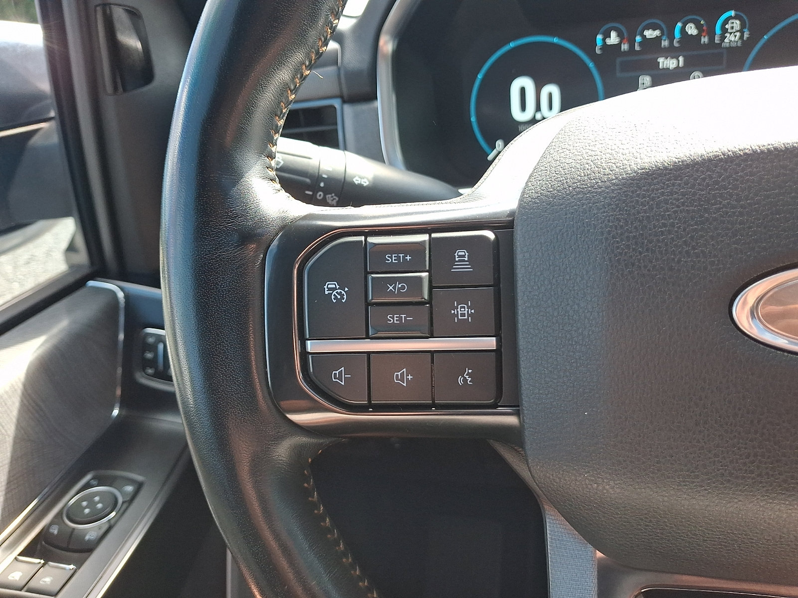 Certified 2023 Ford F150 Platinum w/ Equipment Group 701A High AWD/4WD image 22