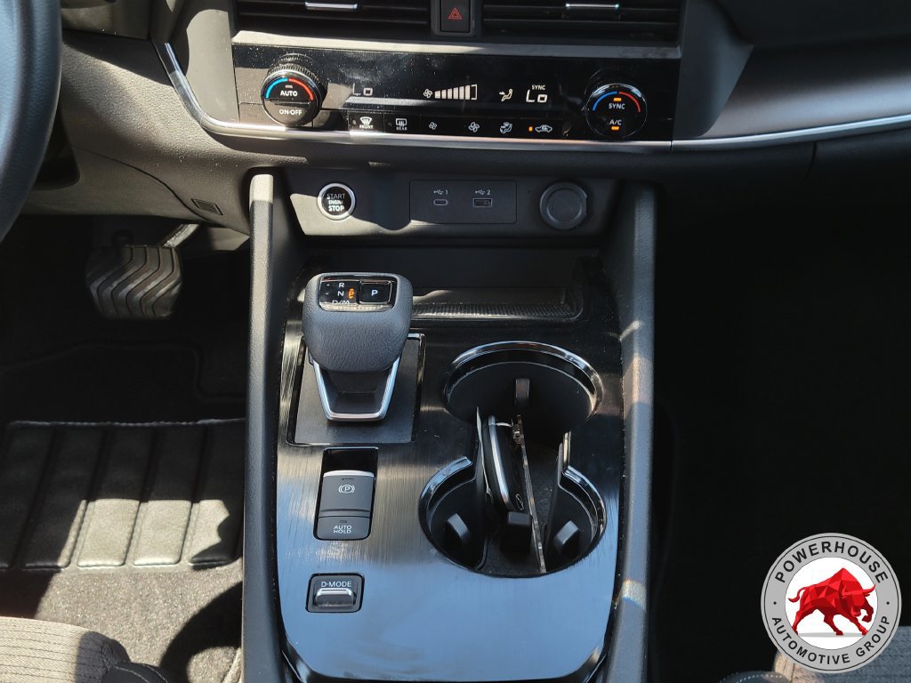 Used 2023 Nissan Rogue SV FWD image 23