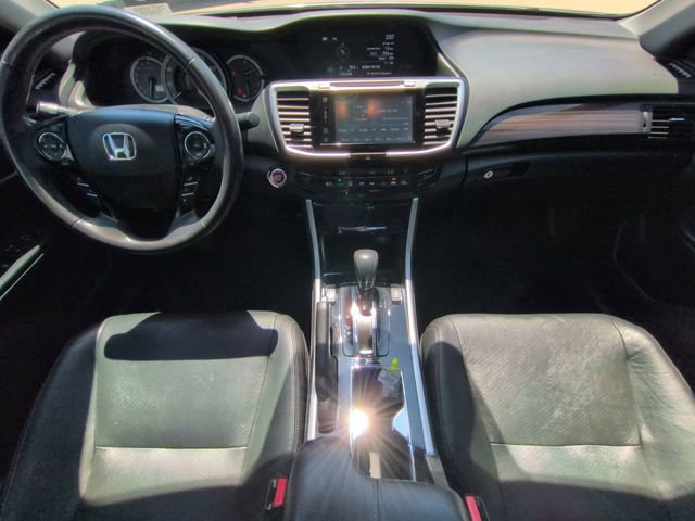 Used 2017 Honda Accord Touring image 17