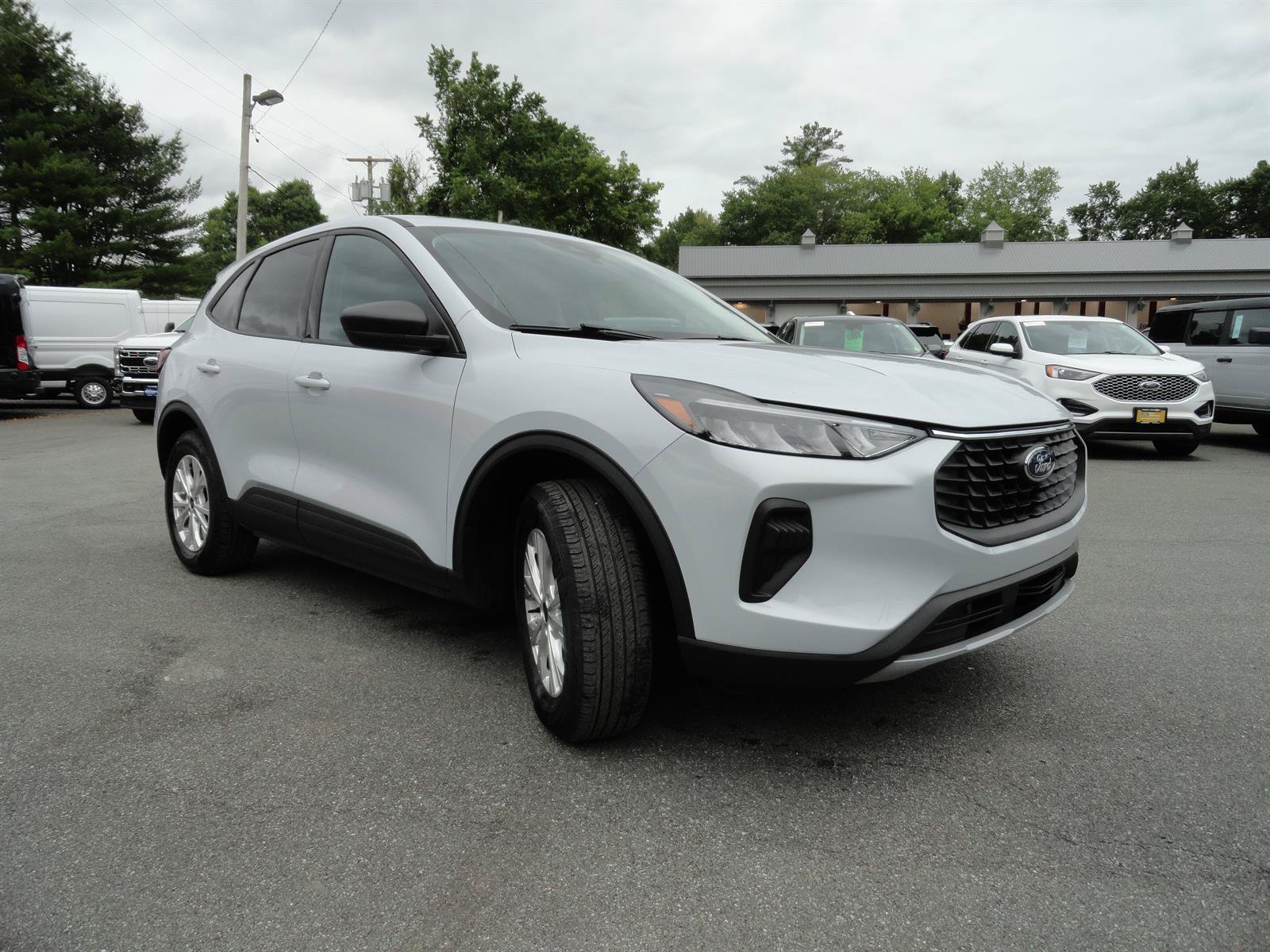 Certified 2025 Ford Escape Active AWD/4WD image 3