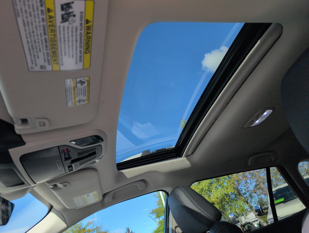 Used 2025 Subaru Outback Touring XT AWD/4WD image 31