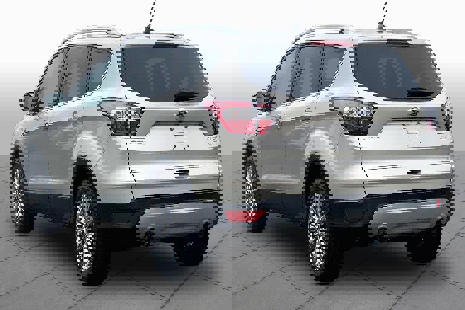 Certified 2018 Ford Escape SE w/ Ford Safe & Smart Package AWD/4WD video 2