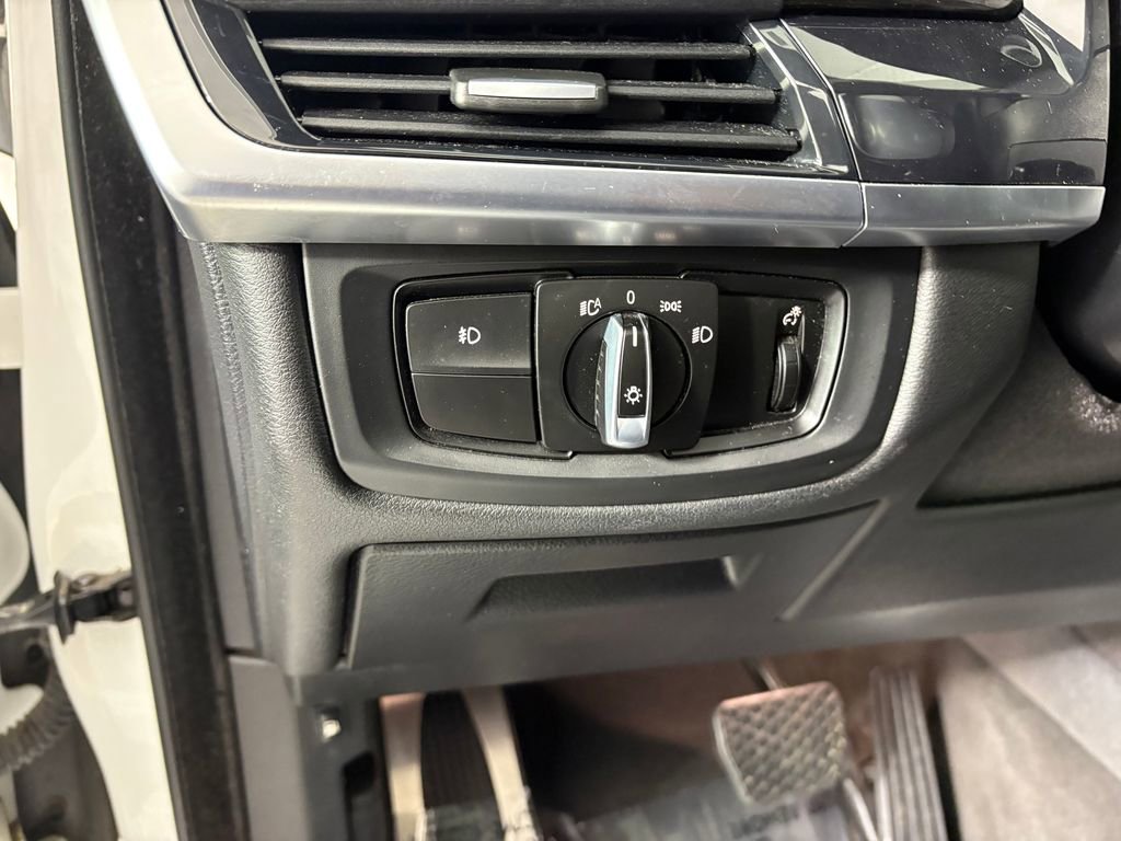 Used 2017 BMW X5 xDrive40e image 14