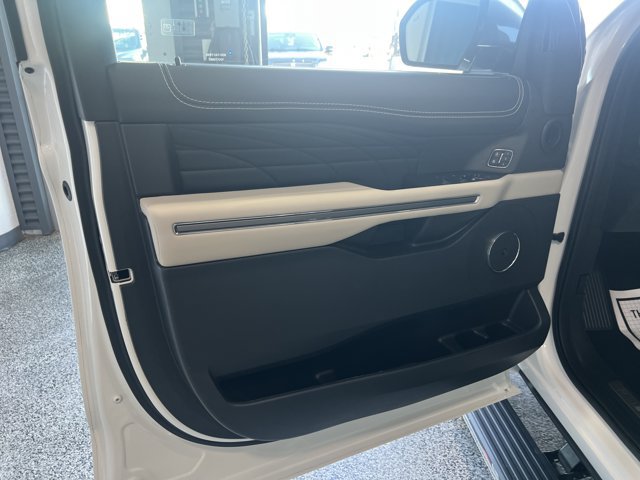 Certified 2023 Ford Expedition Platinum AWD/4WD image 12