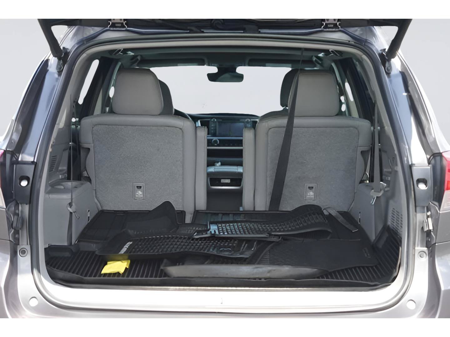 Used 2017 Toyota Highlander XLE FWD image 32