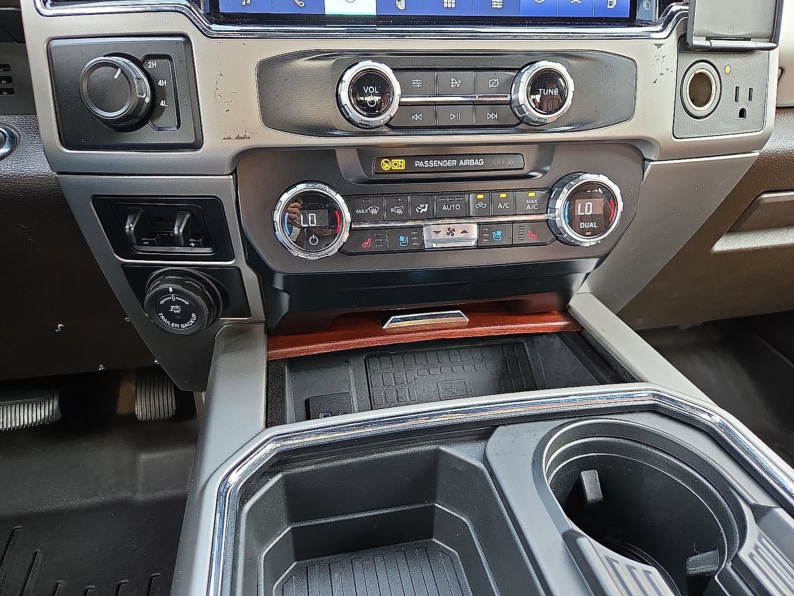 Certified 2022 Ford F250 King Ranch w/ King Ranch Ultimate Package AWD/4WD image 20