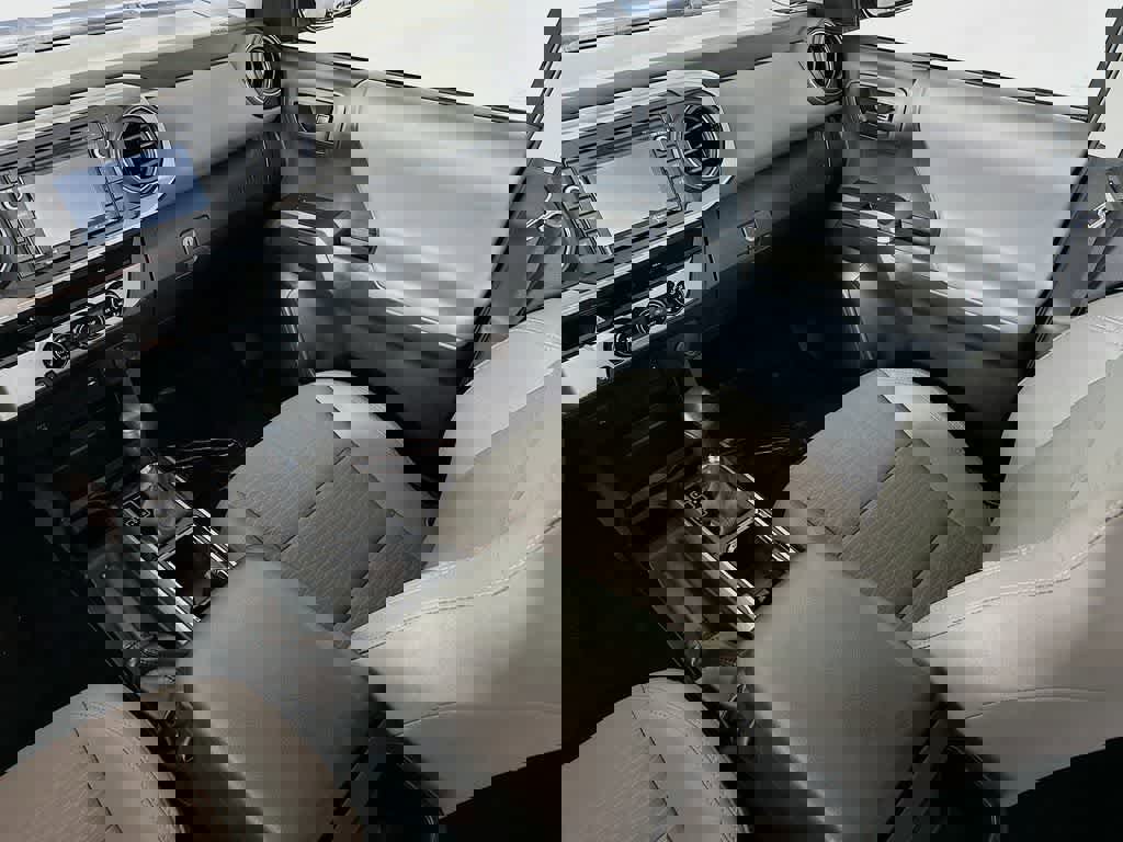 Used 2018 Toyota Tacoma SR5 RWD image 14