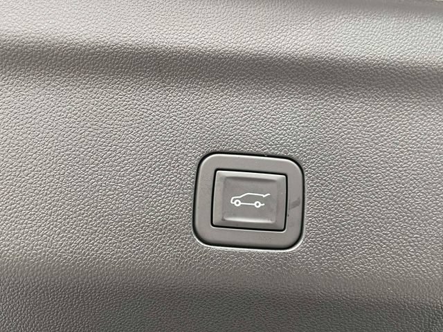 Used 2026 GMC Yukon Elevation w/ LPO, Elevation Black Package RWD image 22