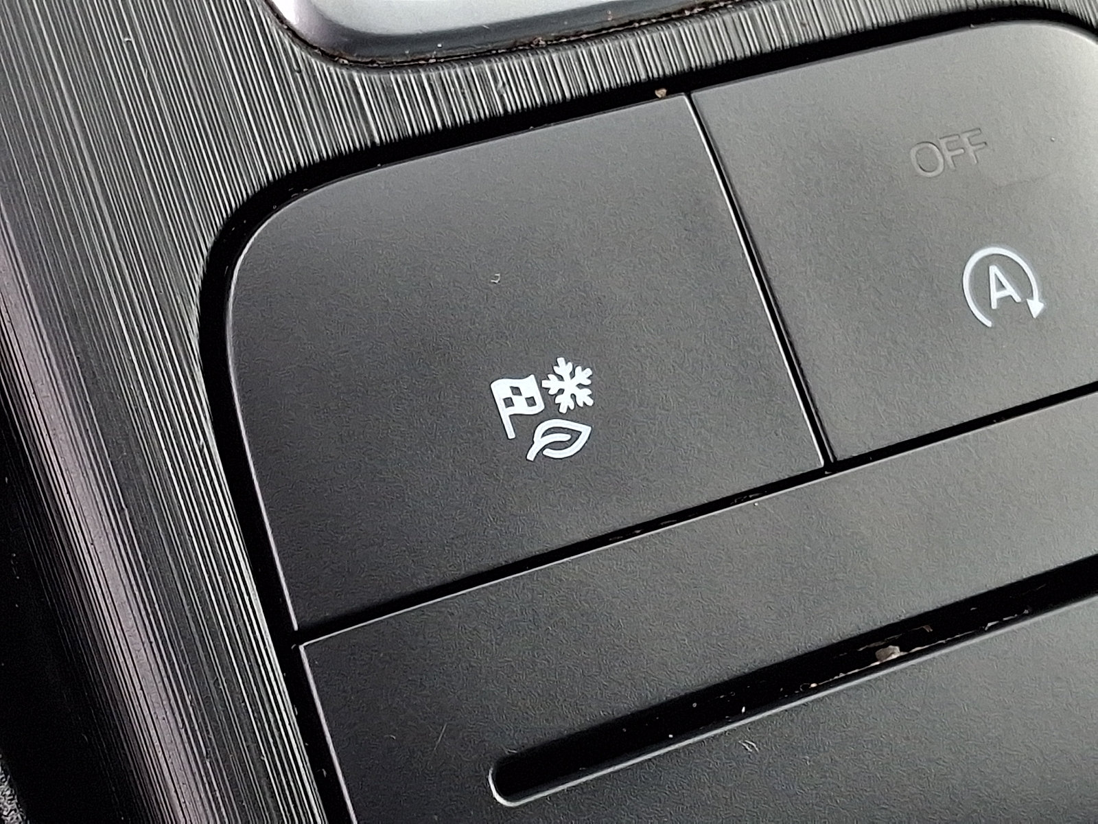 Certified 2021 Ford Escape SEL FWD image 23
