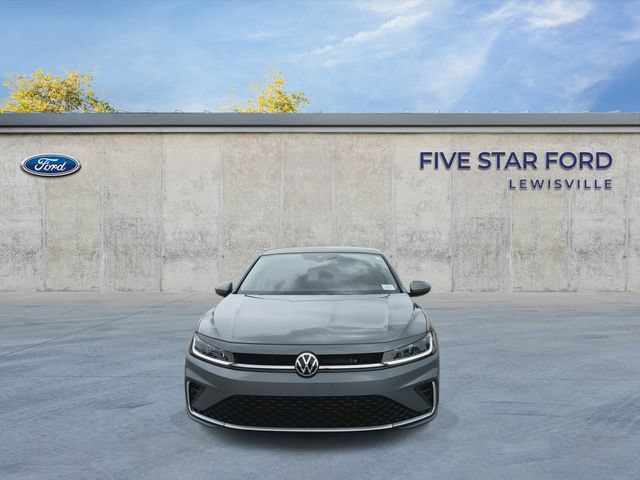 Used 2025 Volkswagen Jetta SE w/ Sunroof Package FWD image 3