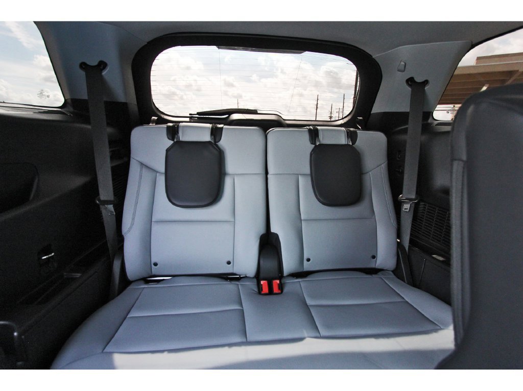 Certified 2021 Ford Explorer XLT w/ Equipment Group 202A RWD image 16