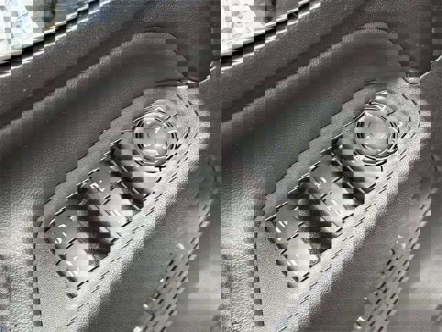 Used 2020 Chevrolet Equinox Premier image 25