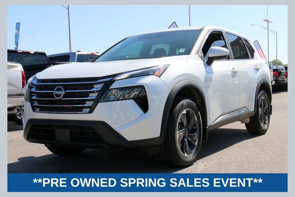 Used 2026 Nissan Rogue SV FWD image 1