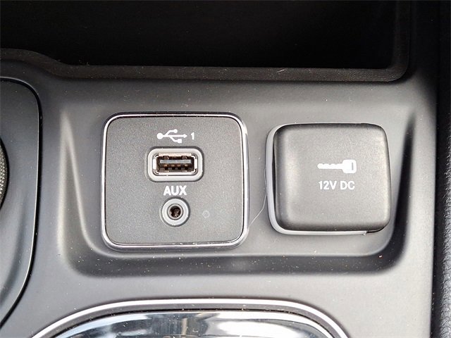 Used 2019 Jeep Cherokee Limited w/ Trailer Tow Group image 24