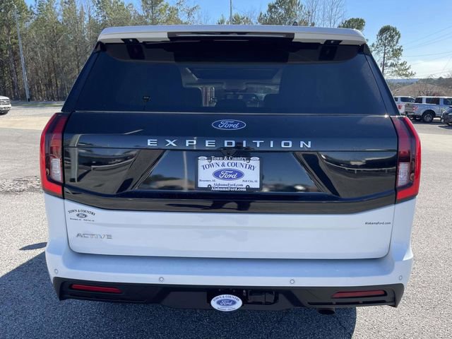Certified 2025 Ford Expedition Active image 4