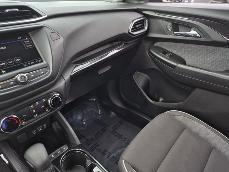 Used 2022 Chevrolet TrailBlazer LT image 29