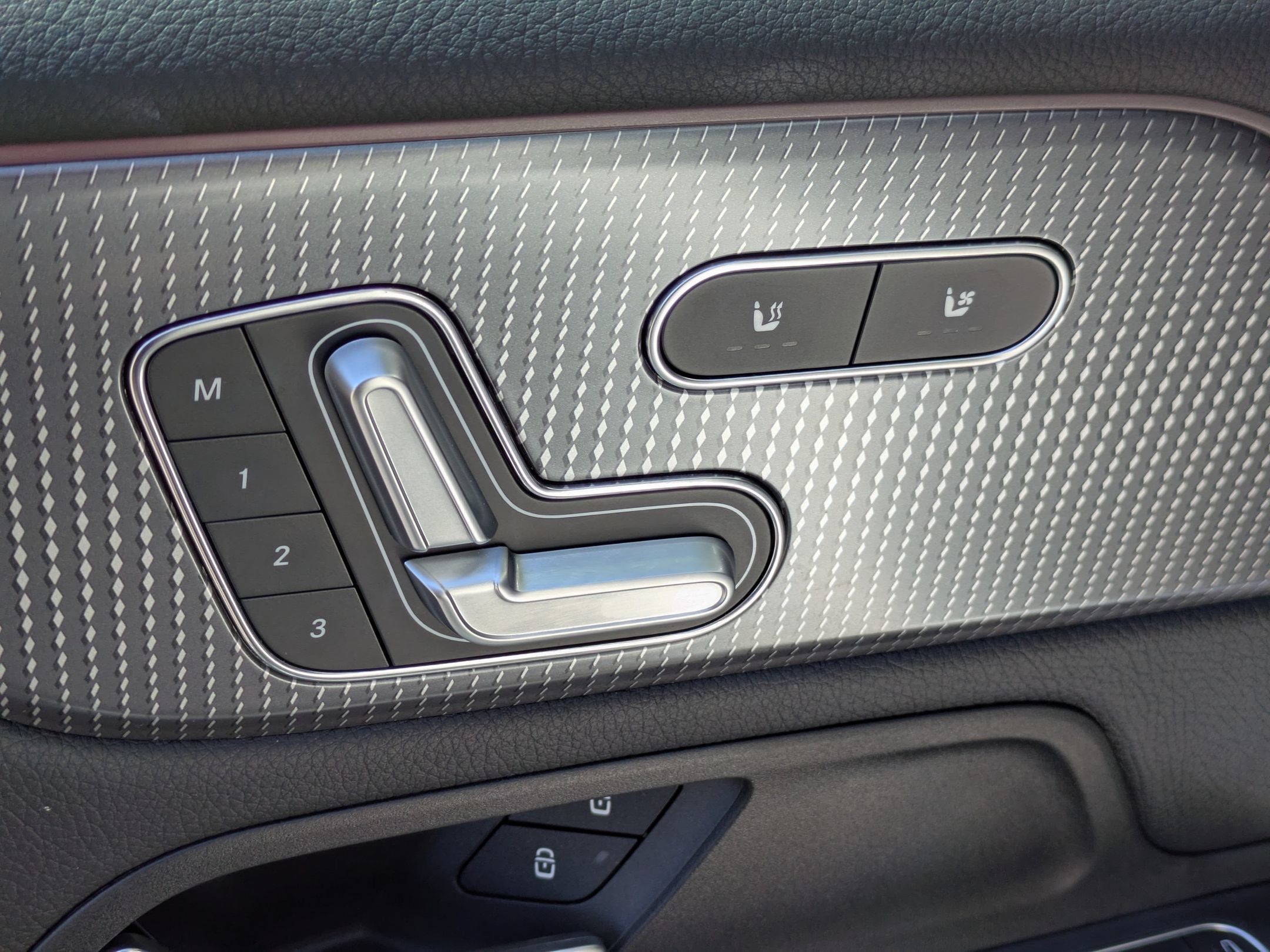 Used 2023 Mercedes-Benz GLB 250 image 11
