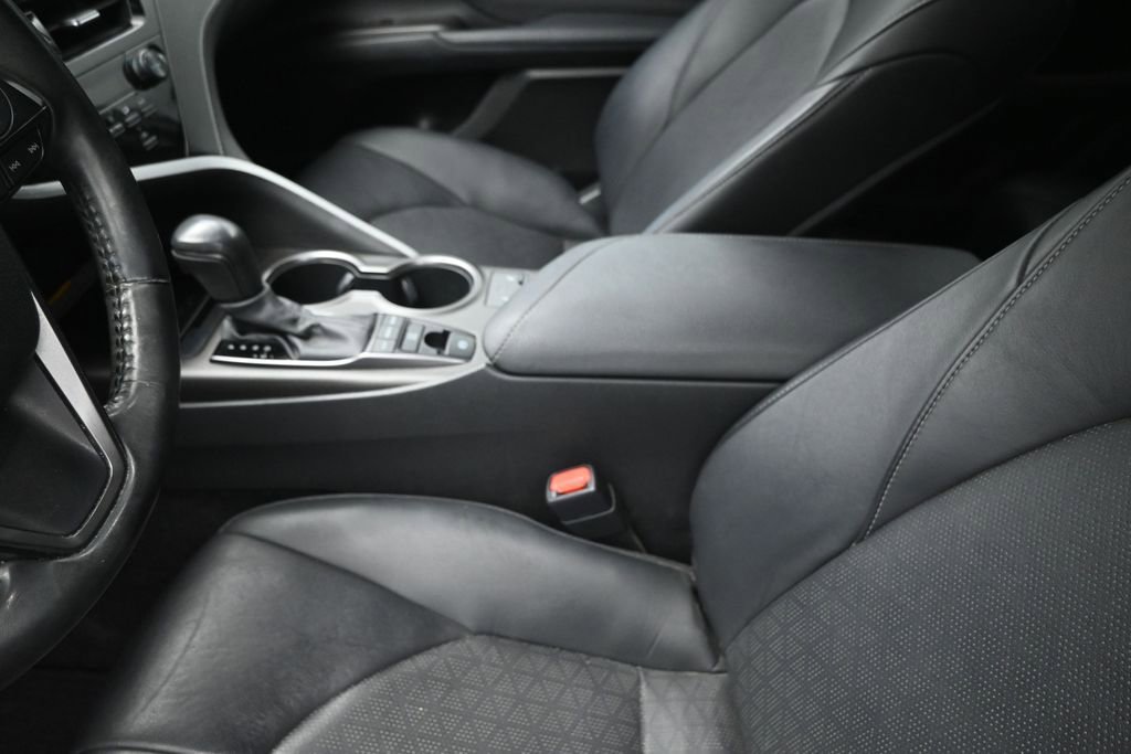 Used 2021 Toyota Camry XSE FWD image 21