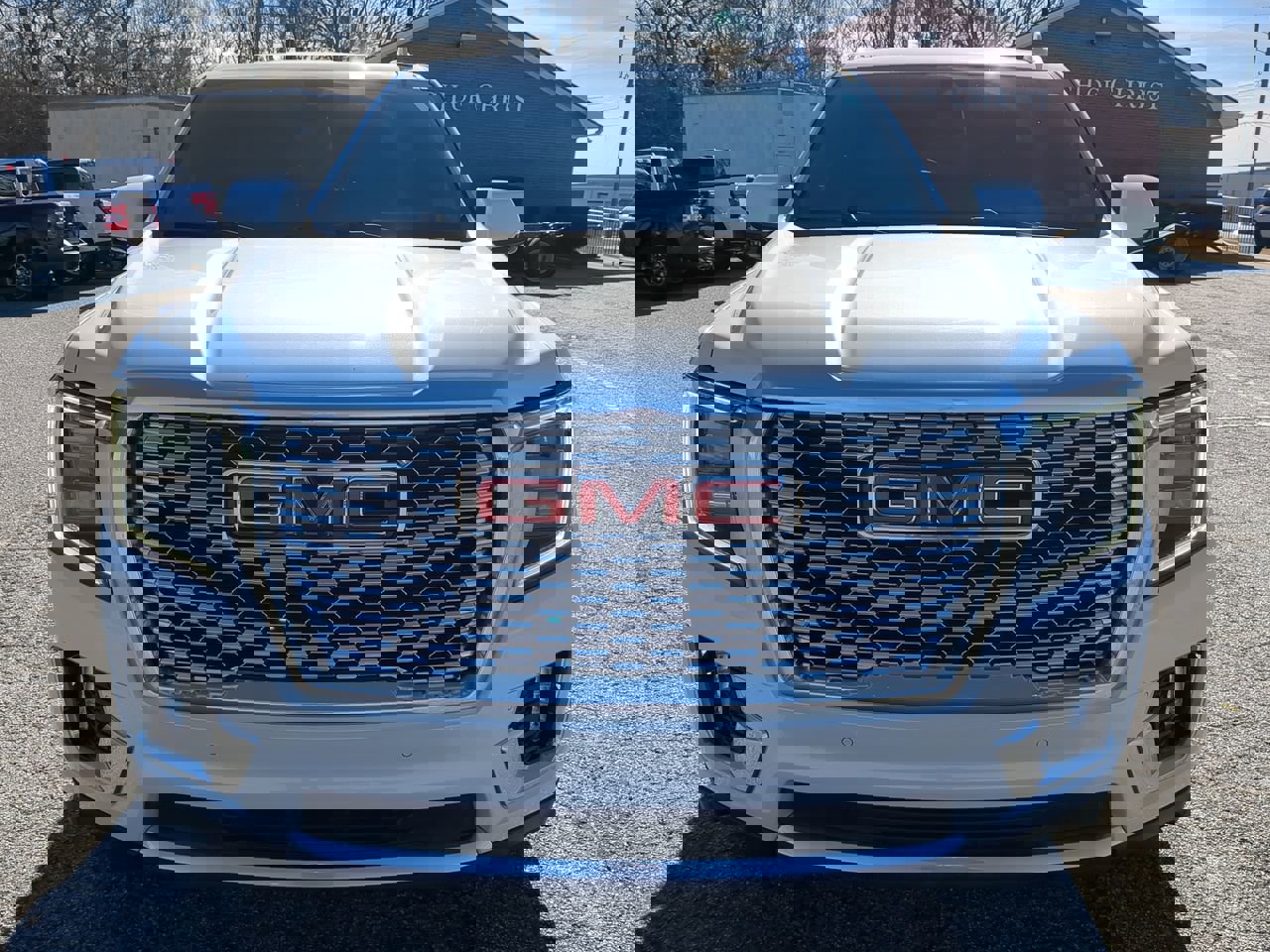 Used 2021 GMC Yukon Denali w/ Denali Premium Package image 7