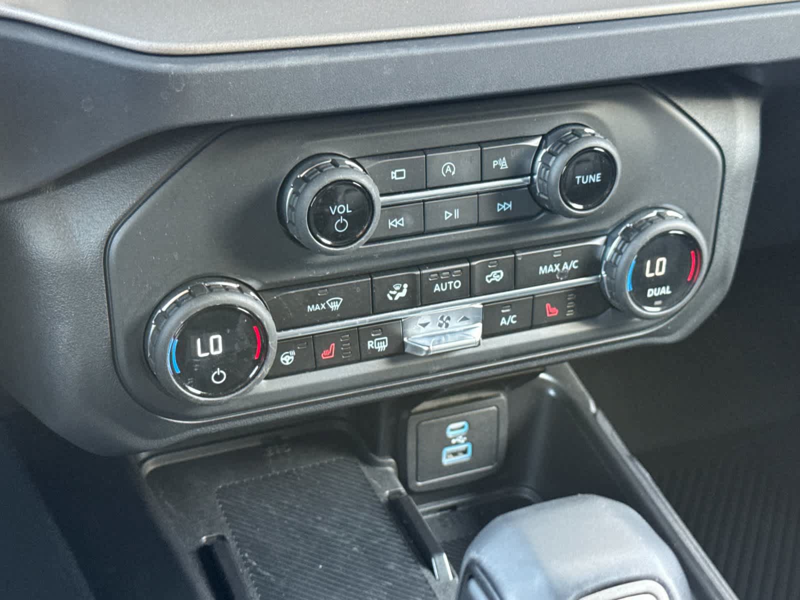 Certified 2025 Ford Bronco Outer Banks AWD/4WD image 20