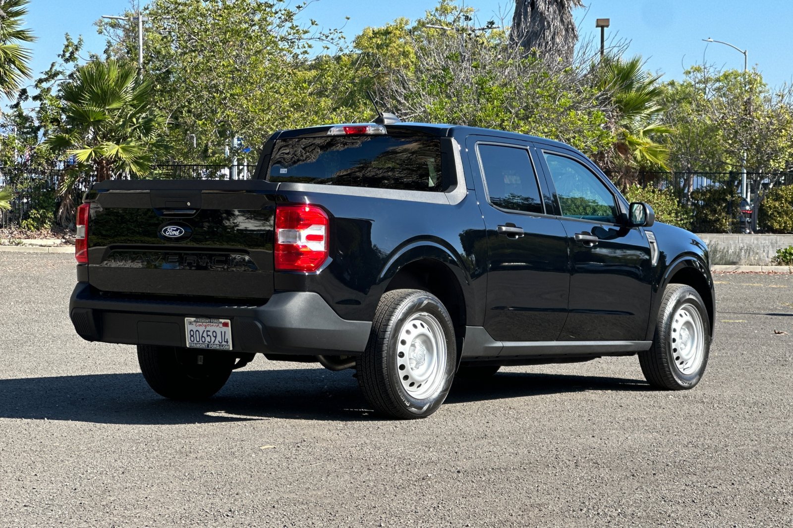 Certified 2025 Ford Maverick XL FWD image 3