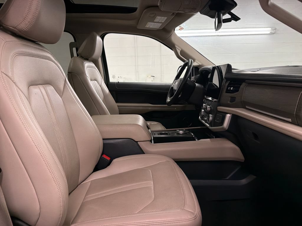 Certified 2024 Ford Expedition Limited RWD image 33