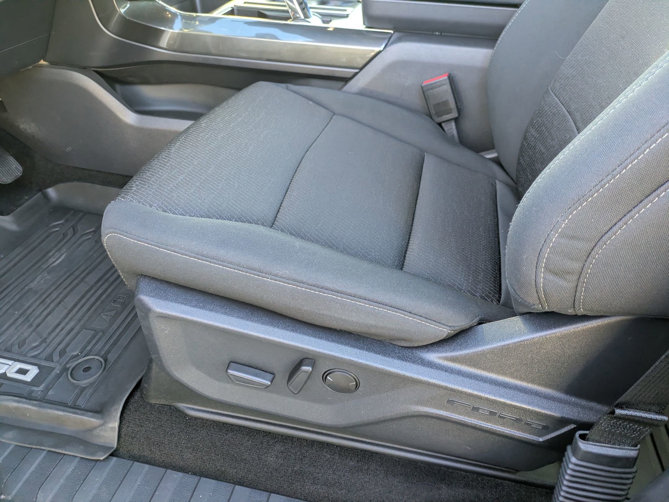 Certified 2022 Ford F150 XLT w/ Equipment Group 302A High image 16