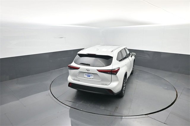 Used 2023 Toyota Highlander XLE image 25