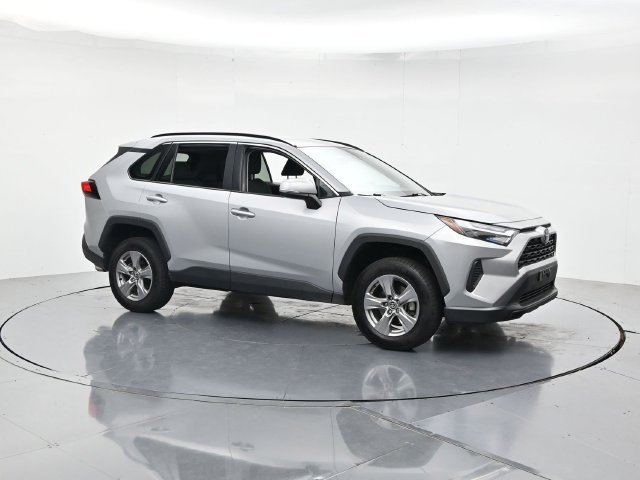 Used 2024 Toyota RAV4 XLE FWD image 3