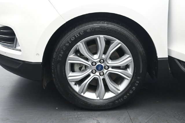 Certified 2019 Ford Edge Titanium w/ Equipment Group 301A AWD/4WD image 36