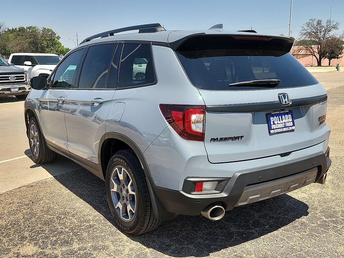 Used 2023 Honda Passport TrailSport image 2