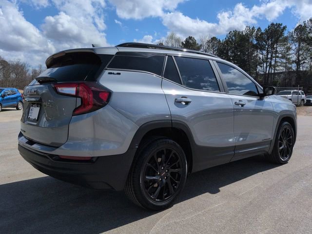 Used 2023 GMC Terrain SLE w/ Driver Convenience Package image 4