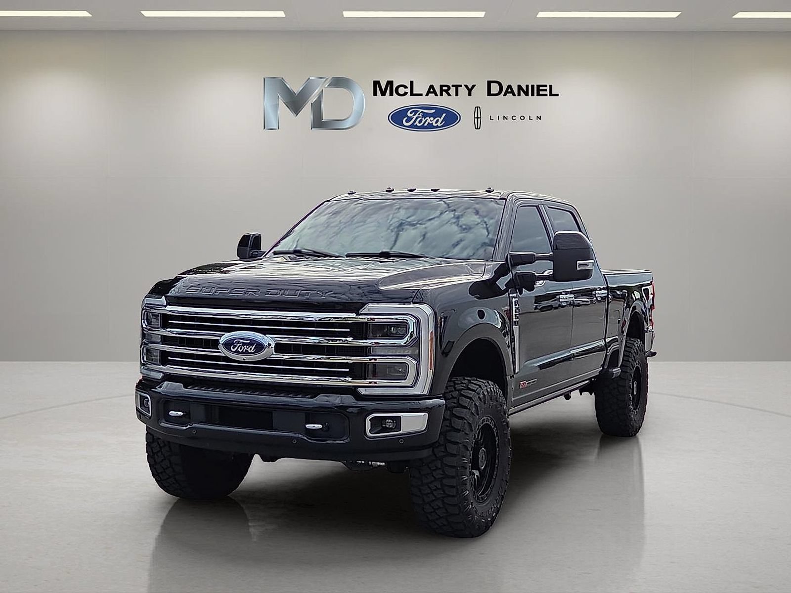 Certified 2023 Ford F250 Platinum AWD/4WD image 2